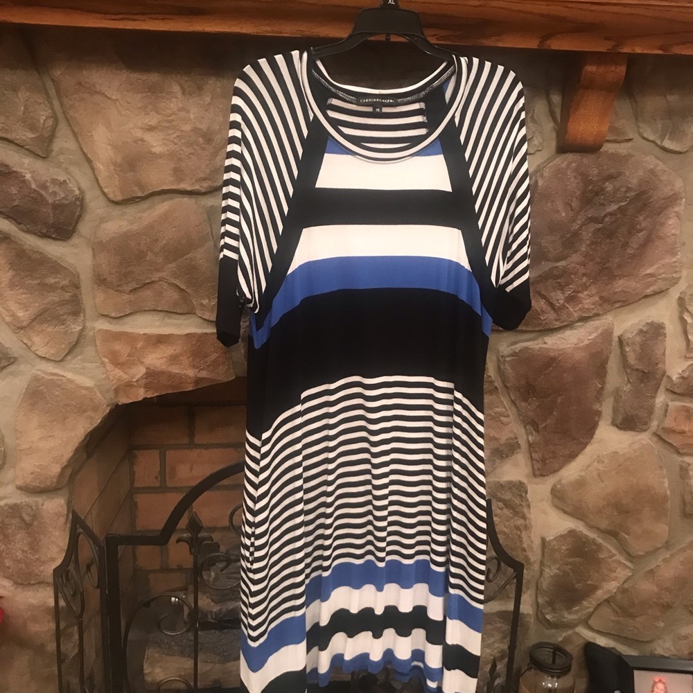 Beautiful comfortable dress.